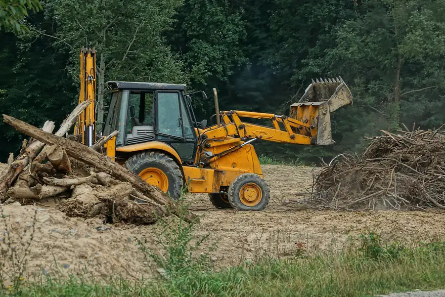 How Land Clearing Enhances Usable Space On Your Property Copeland, FL